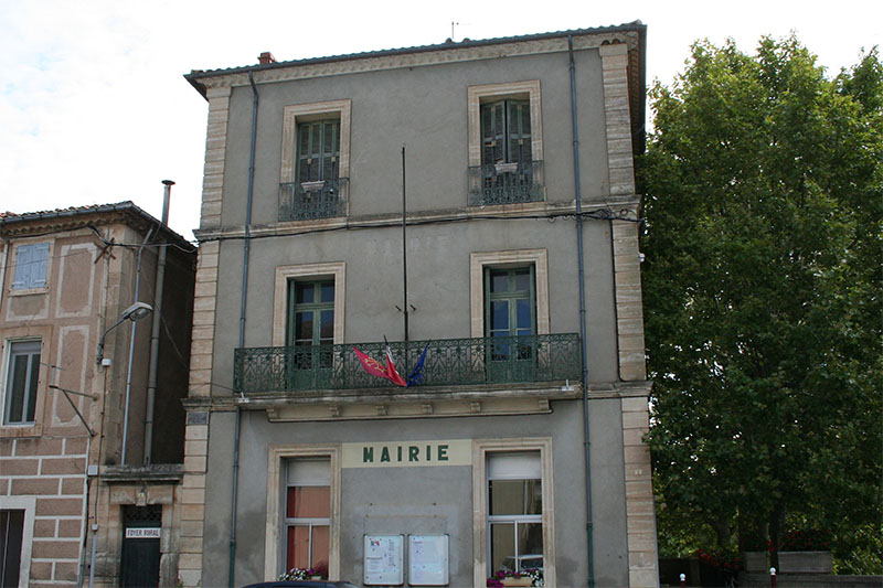 Vue de la Mairie de Cruzy