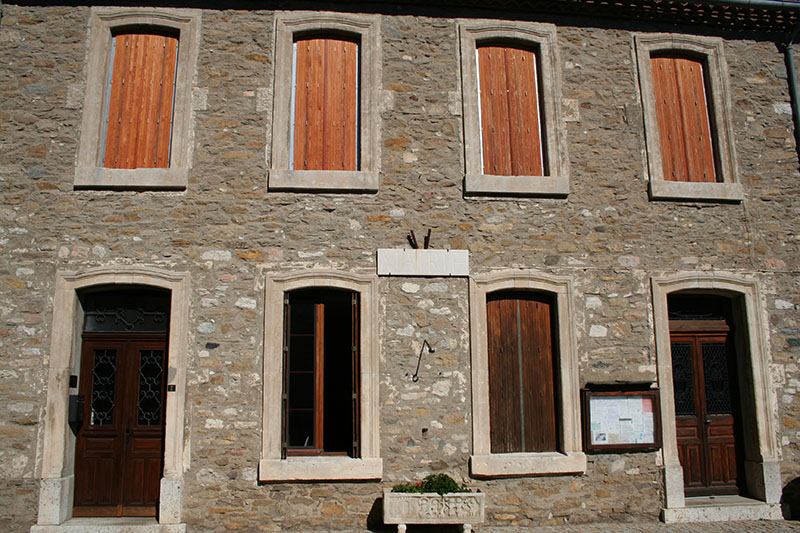 Vue de la Mairie de Minerve