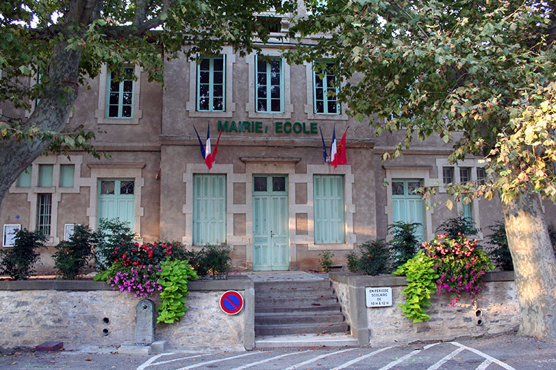 Vue de la Mairie de Trausse