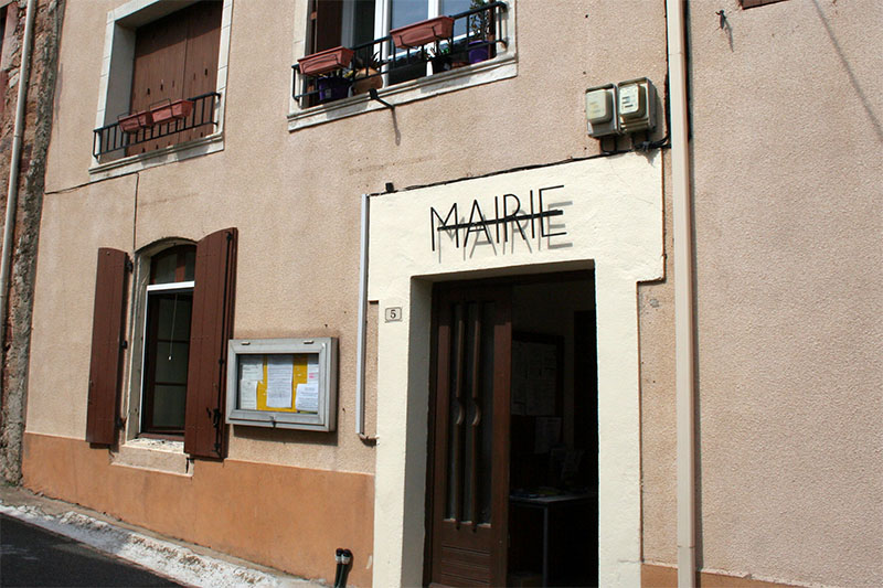 Vue de la Mairie de Villespassans